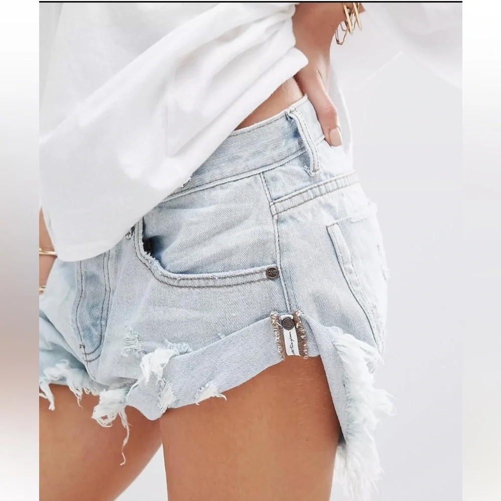 One Teaspoon Cocoa Cash Bandits White Painted  Jean Shorts - Picture 6 of 16